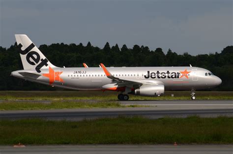 ジェットスター・ジャパン Airbus A320 Ja16jj 成田国際空港 航空フォト By 木人さん 撮影2013年10月14日