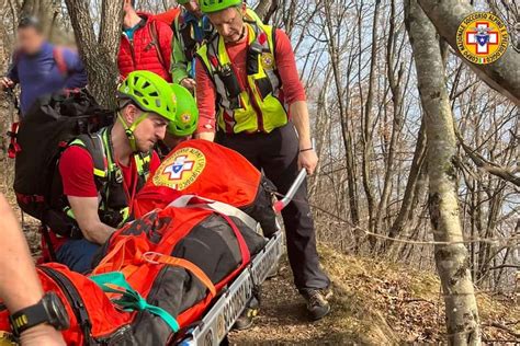 Scivola E Si Rompe La Caviglia Soccorsa Escursionista Enne News In