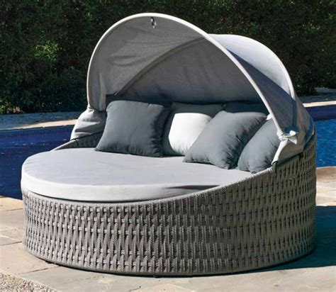 CAMA CIRCULAR CON PARASOL JOBE MUEBLES EN CALATAYUD