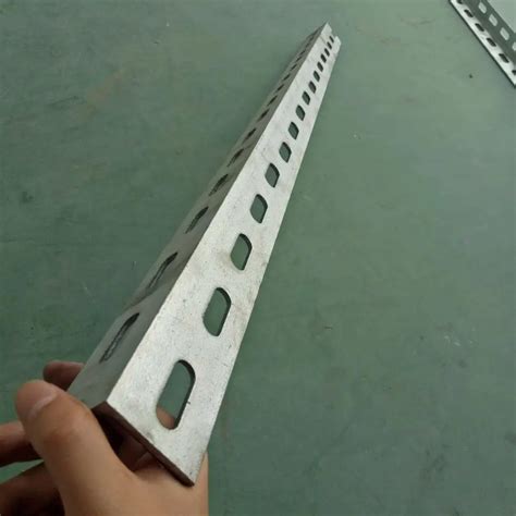 Hot Rolled L Shape Equal Steel Shaped Angle Iron Bar For Construction With Holes Steel Angle