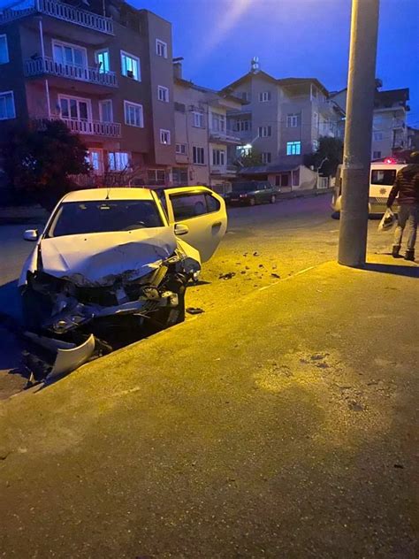 Burdur da kavşakta trafik kazası 3 yaralı Son Dakika