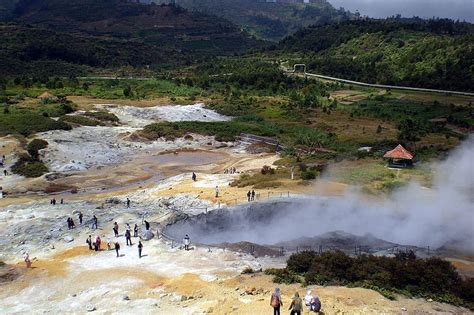 Wisata Kawah Sikidang Dieng Lokasi Rute Harga Tiket