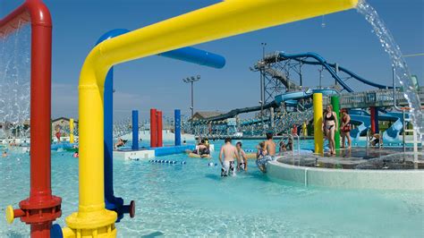 Top 10 Waterpark Hotels in Grand Island, NE : Deals Near Water Parks