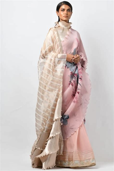 Buy Pleated Printed Saree With Blouse By Kiran Uttam Ghosh At Aza