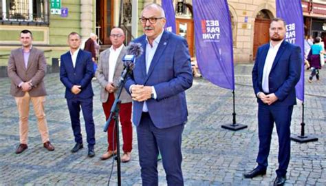 Bezpartyjni Samorządowcy promują do Sejmu troje kandydatów z powiatu