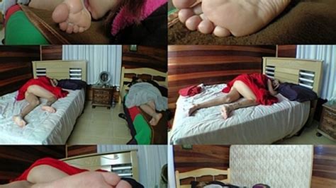 REAL REST SUCK TOES DOUBLE New Blonde Girls JESSICA ALMEIDA CAROLINE ZIMMERMAM CLIP