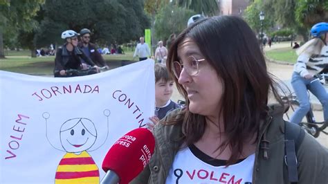 Concentración a favor de una jornada continua en las escuelas Hoy es