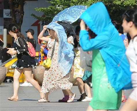 高溫炎熱有陣雨 颱風外環流引長浪 生活 自由時報電子報