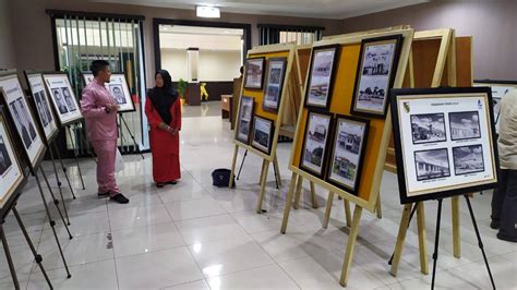 PAMERAN ARSIP DARI MASA KE MASA Dinas Perpustakaan Dan Kearsipan Kota