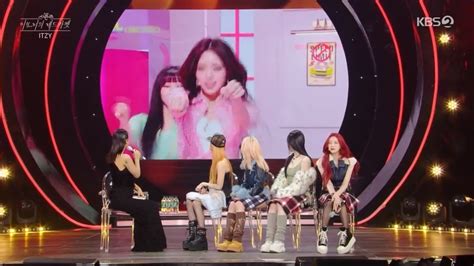 이효리 Itzy 유나 ‘유고걸 무대에 “짜증나 내 거였는데”레드카펫