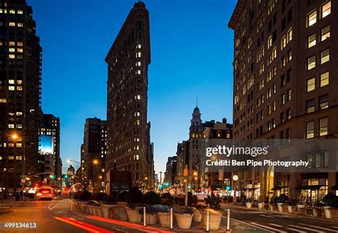 Flat Iron Building Night Photos and Premium High Res Pictures - Getty ...