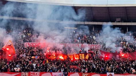 Lo Striscione Dei Fedayn Della Roma Esposto E Bruciato Dagli Ultras