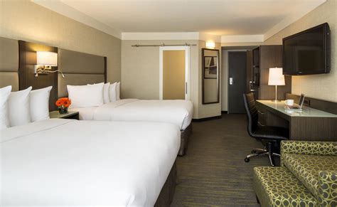 Rooms & Suites at the Saskatoon Inn | Saskatoon Inn Hotel & Conference ...