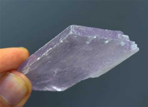 Cristal Naturel De Kunzite Cristal Naturel De Kunzite Rose D