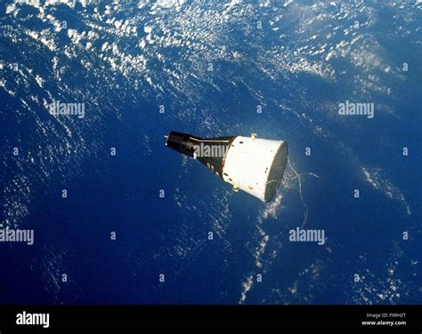 Gemini space capsule in earth hi-res stock photography and images - Alamy