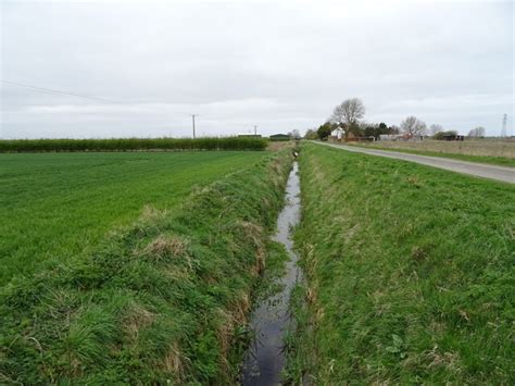 Drain Beside South Drove Helpringham JThomas Cc By Sa 2 0