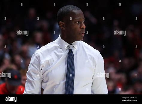 Dayton S Head Coach Anthony Grant Reacts In The Second Half Of An Ncaa