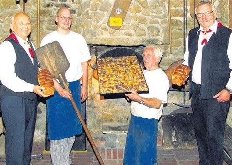 Heimatverein Zwischen Berg und Bruch in Oberlübbe verwöhnt Gäste