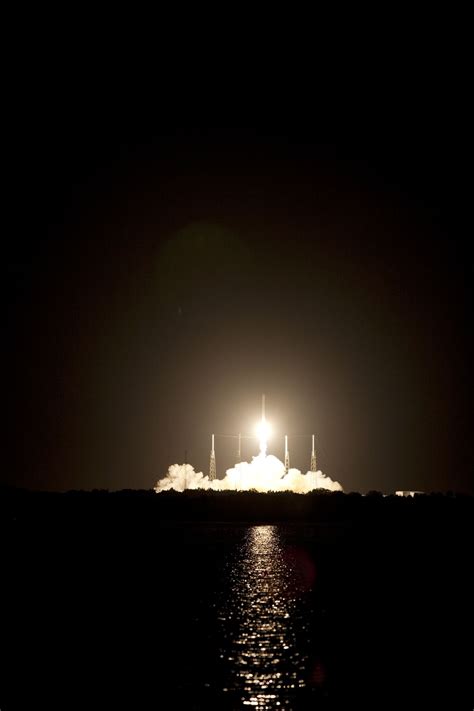 Gallery: SpaceX Dragon Launches on 1st Space Station Cargo Trip ...