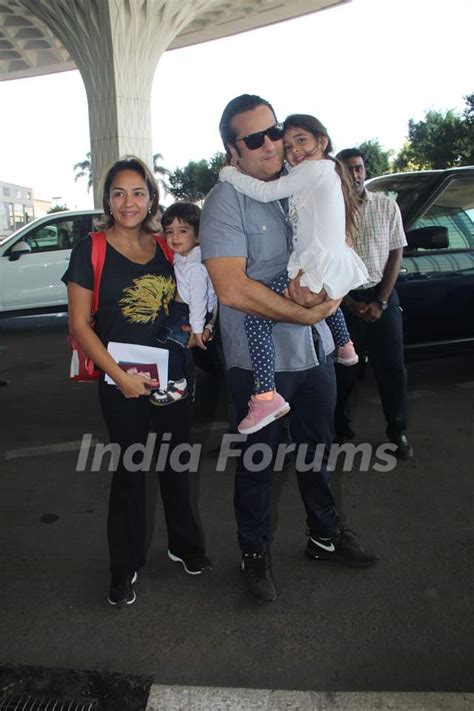 Fardeen Khan and his family snapped at Airport Photo | 441949