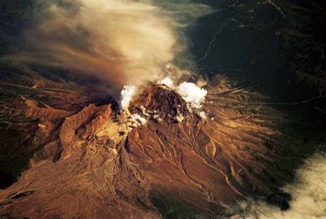 盾形火山图片 活火山图片 3 伤感说说吧