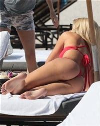 Sofia Richie Pussy Lips Nips And Ass Candid Bikini Pics