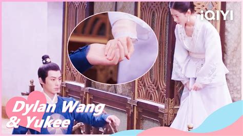 Xiaoduo And Yinlou Are Holding Hands Unchained Love EP12 IQIYI