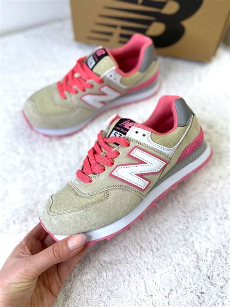 Купить женские New Balance 574 Beige Rose в шоуруме в СПб
