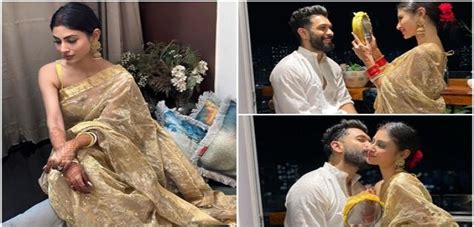 Mouni roy looks hot in lehnga set at lakme fashion week ramp check out her pics LFW लहग सट