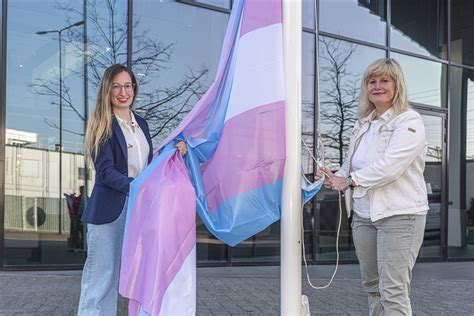 Gemeente Leiden Hijst Vlaggen Als Steun Voor Lhbti En Transgendergemeenschap Nieuwsleidennl