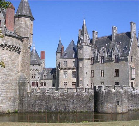 Chateau De La Bretesche Castle Estate French Castles Castle Ruins