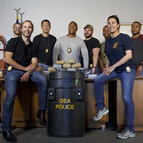 how to become a dea agent