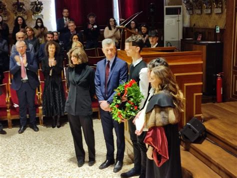 Gino Cecchettin Alla Cerimonia Di Laurea Della Figlia Giulia Avresti