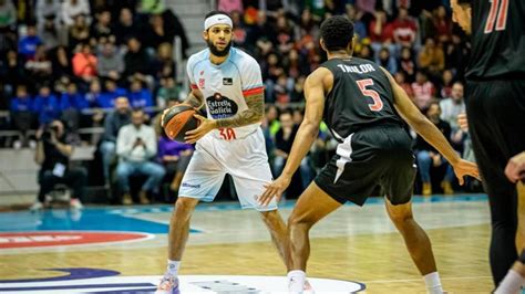 Kassius Robertson Y Los Hermanos Scrubb Convocados Por La Selecci N De