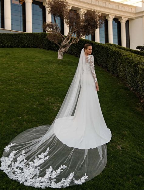 Poshfair Custom Wedding Veils: Ottawa's Finest Bridal Dress