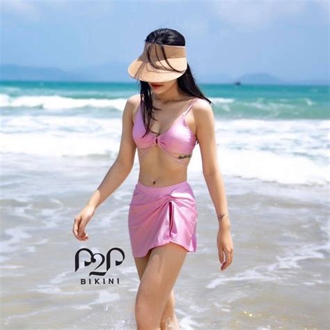 Bikini 2 mảnh tam giác cột dây kèm váy hồng nhạt P2P Bikini Thương hiệu đồ bơi nữ đồ bơi