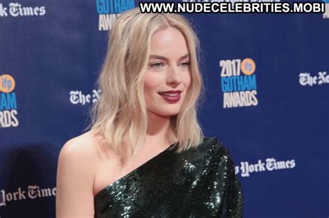 Margot Robbie Babe Awards Paparazzi Beautiful Posing Hot Celebrity Nyc Goth