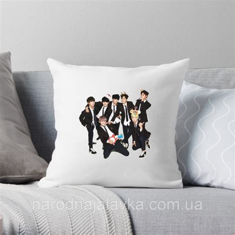 Подушка BTS. Товары БТС (ID#1441386057), цена: 354 ₴, купить на Prom.ua