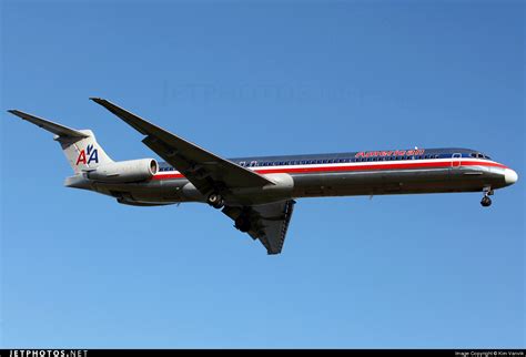 N477AA McDonnell Douglas MD 82 American Airlines Kim Vanvik