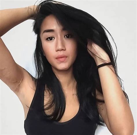 Indonesian Celebrity Armpits On Instagram Renatta Moeloek Renatta