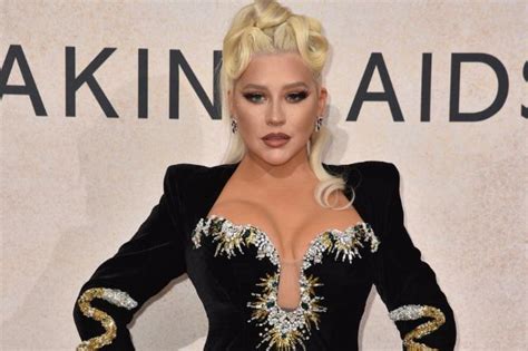 Christina Aguilera Sexy And Hot Bikini Pictures Wrongsideoftheart