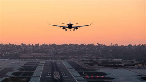 San Diego International: 5 Fast Facts About The Busiest Single-Runway