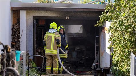 Garage In Mellingen Brennt Komplett Nieder Ein Mann Verletzt