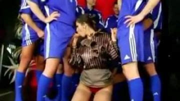 Una Troia Milf Vuole Tutta La Squadra Dentro Di Lei Porn