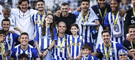 FC PORTO Dragões intensos vencem minhotos apagados LusoAmericano