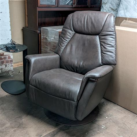 Max Large Power Recliner | Fairhaven Furniture