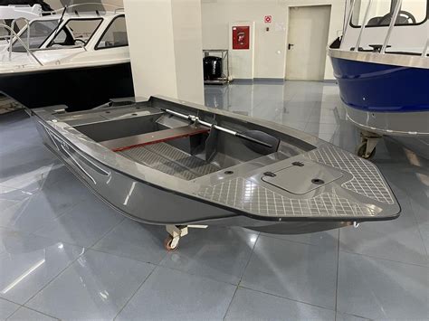 Лодка Swimmer 370