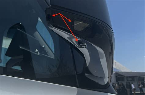 Tesla Semi updated prototype has three cameras in its side mirrors