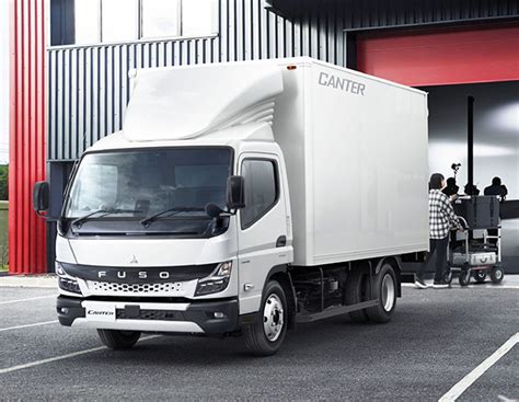 Mitsubishi Fuso Launches New Light Duty Canter Truck In Japan Truck