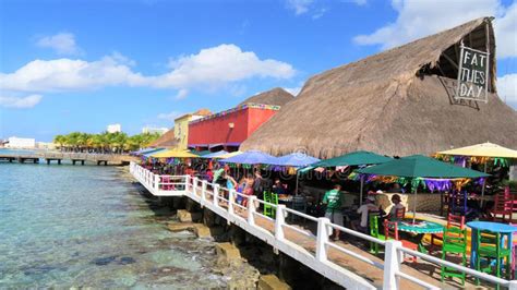 Residuos De Restaurantes Provocan Rebosamiento De Aguas Negras